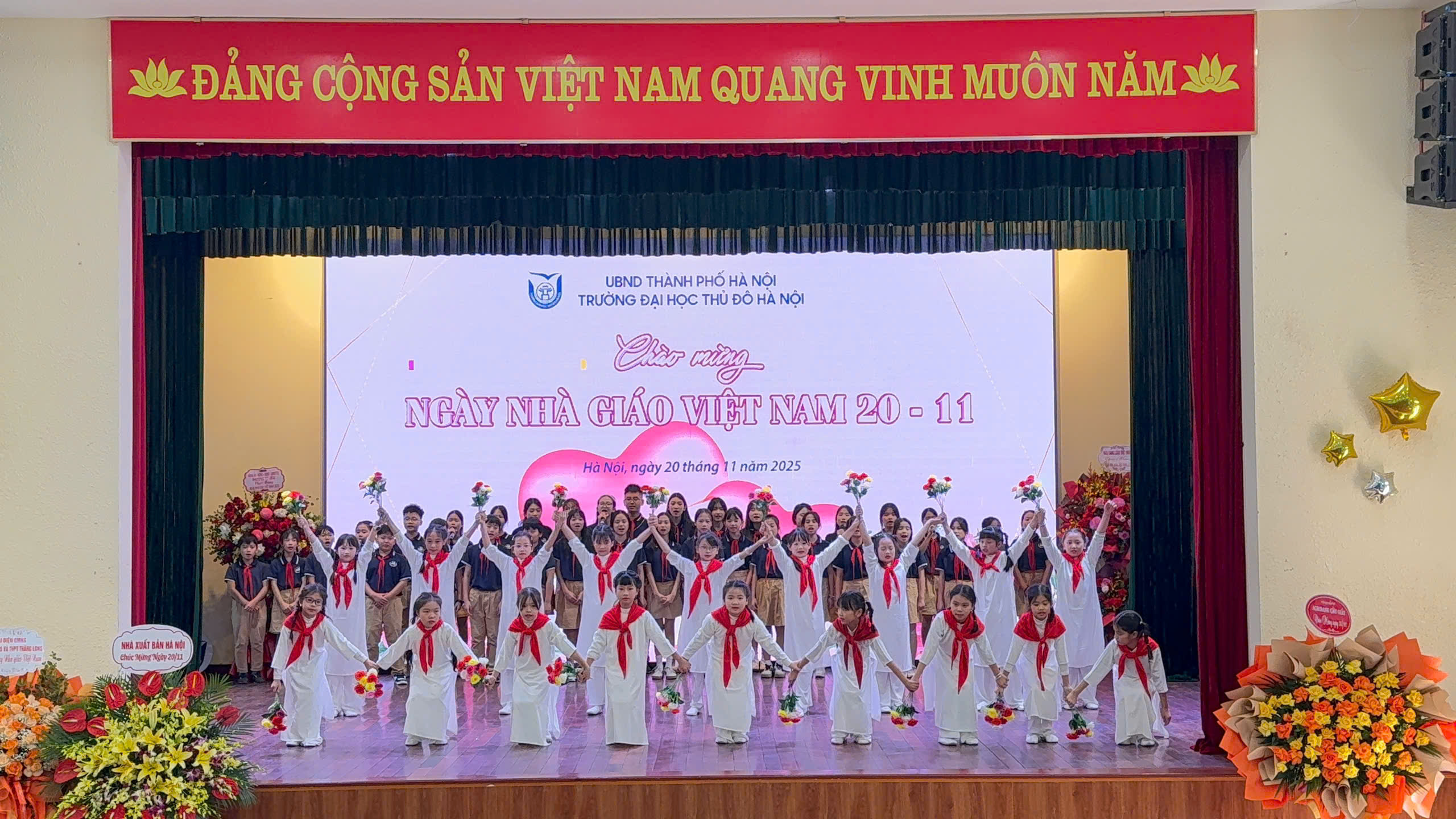 Giai điệu tự hào